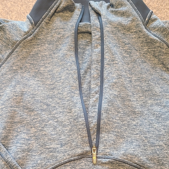 Lululemon always alert half zip size 8 - Picture 6 of 7